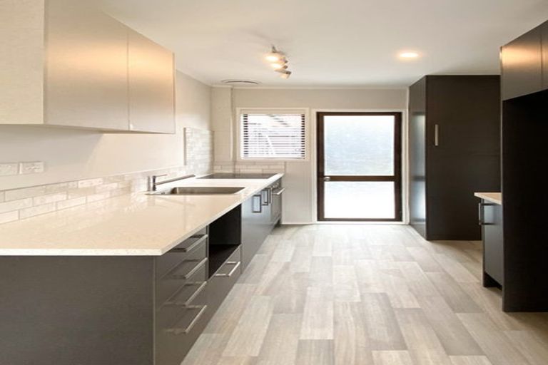 Photo of property in 21/85 Edmonton Road, Henderson, Auckland, 0612