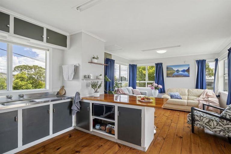 Photo of property in 97 Tiri Road, Tindalls Beach, Whangaparaoa, 0930