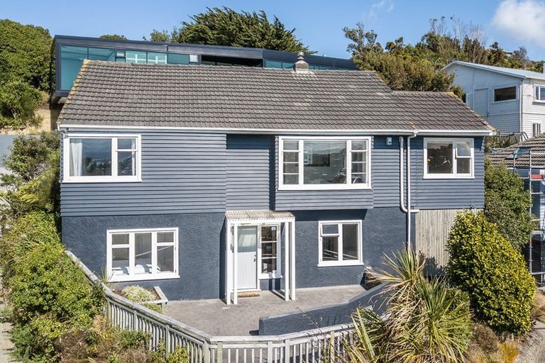 Photo of property in 90 Nicholson Road, Khandallah, Wellington, 6035