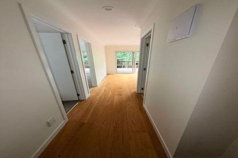 Photo of property in 16 Para Close, Fairview Heights, Auckland, 0632