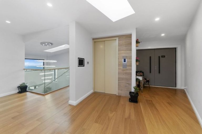 Photo of property in 35 Grumman Lane, Newlands, Wellington, 6037