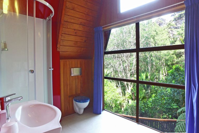 Photo of property in 336 Huia Road, Titirangi, Auckland, 0604