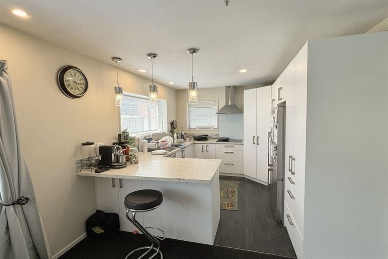 Photo of property in 1 Brockhall Lane, Avonhead, Christchurch, 8042