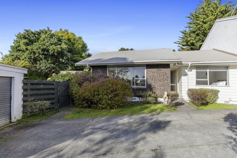 Photo of property in 19b Hicks Close, Whitby, Porirua, 5024