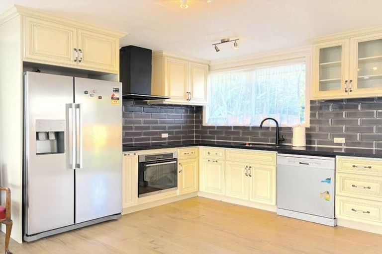 Photo of property in 14 Tranent Road, Mangere, Auckland, 2022