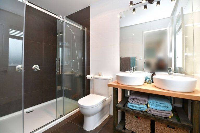 Photo of property in 18 Flavell Drive, Orewa, 0931