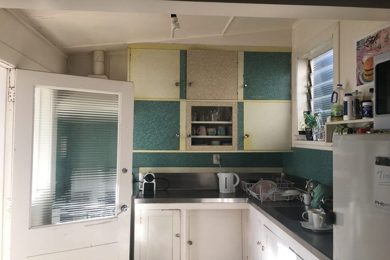 Photo of property in 19 Myrtle Crescent, Mount Cook, Wellington, 6021