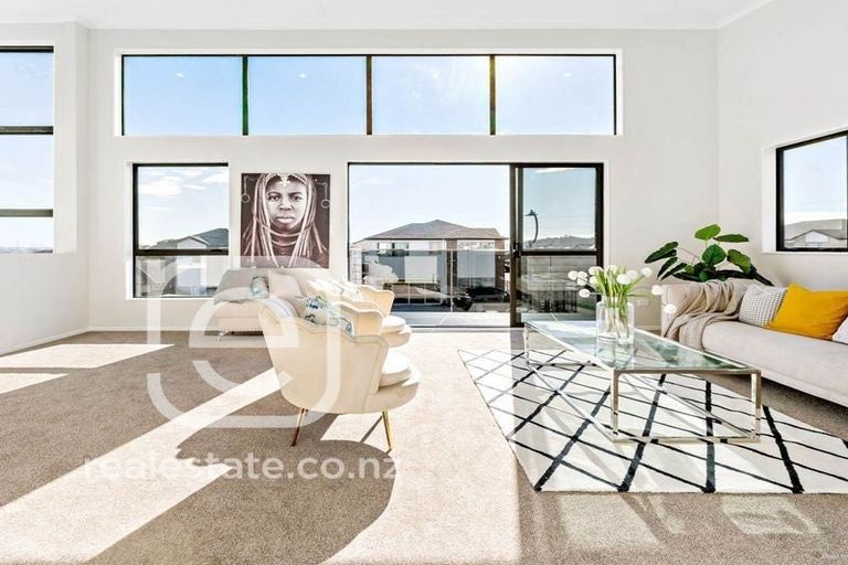 Photo of property in 32 Cooladawson Drive, Flat Bush, Auckland, 2019