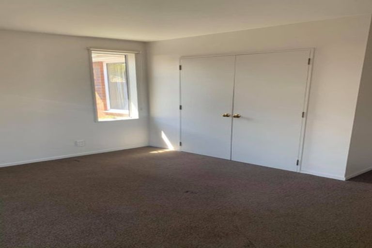 Photo of property in 1/32 Anglesea Avenue, Parklands, Christchurch, 8083