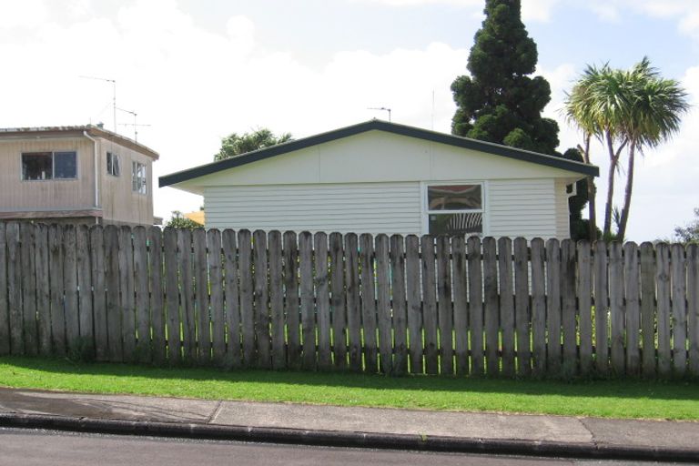 Photo of property in 1/33 Meilland Place, Glen Eden, Auckland, 0602