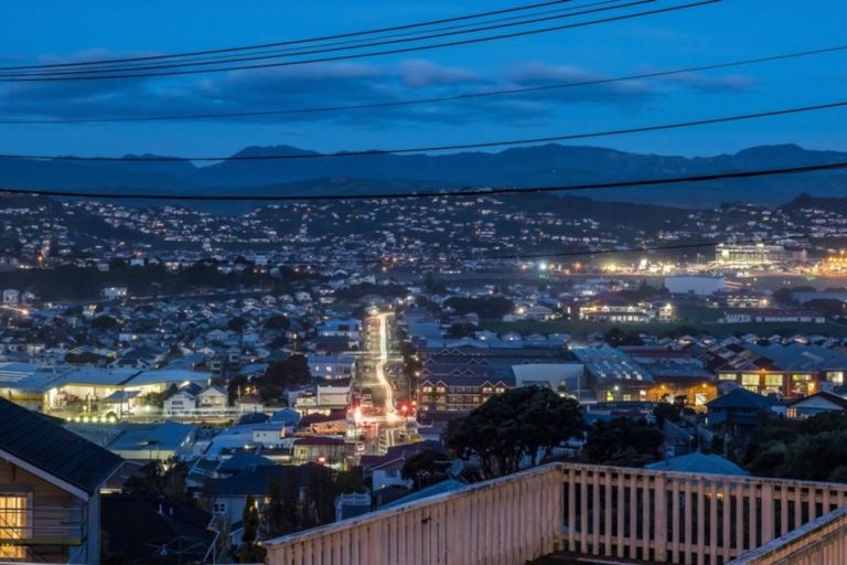Photo of property in 92 Duncan Terrace, Kilbirnie, Wellington, 6022
