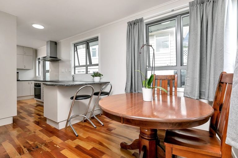 Photo of property in 11 James Street, Glenfield, Auckland, 0629