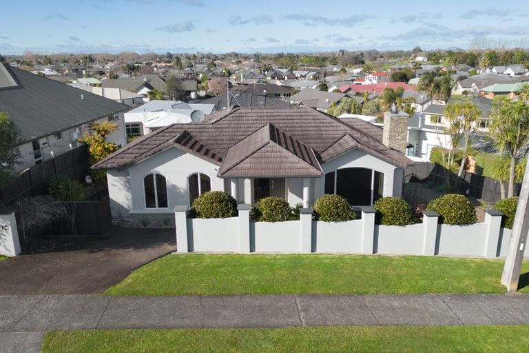 Photo of property in 102 Rototuna Road, Rototuna, Hamilton, 3210