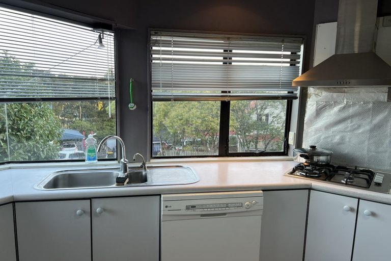 Photo of property in 2/8 Antrim Grove, Bayview, Auckland, 0629
