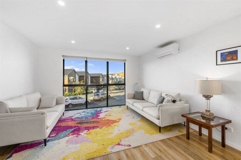 Photo of property in 42 Seafarer Crescent, Stanmore Bay, Whangaparaoa, 0932