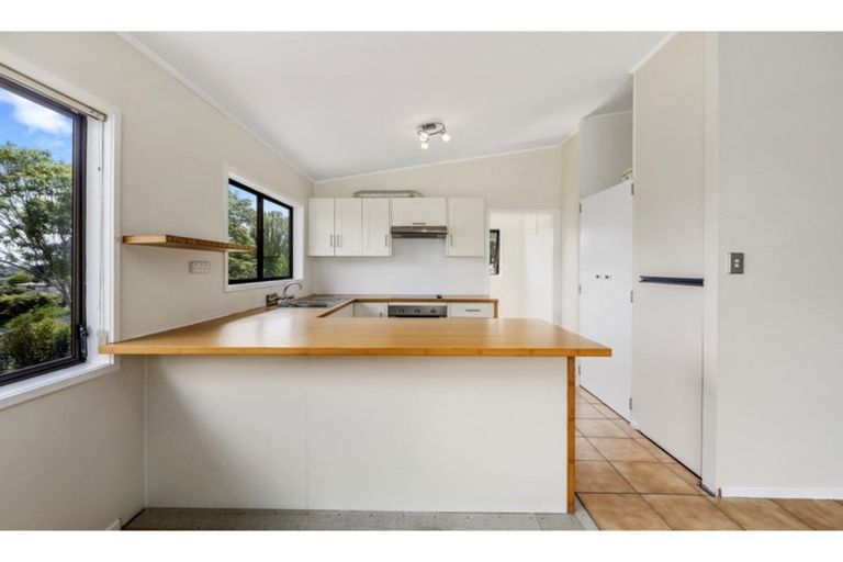 Photo of property in 1/20 Halder Place, Torbay, Auckland, 0632