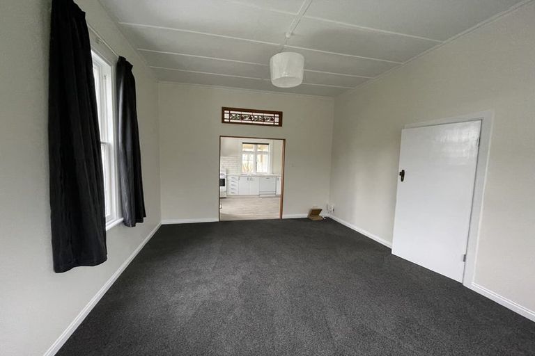 Photo of property in 23 Perrin Place, Kelvin Grove, Palmerston North, 4414