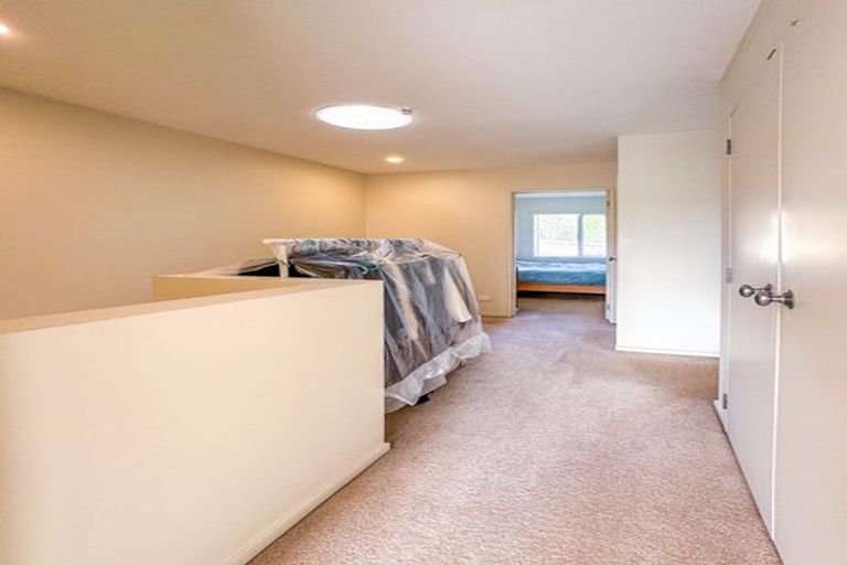 Photo of property in 7/78 Fernhill Way, Oteha, Auckland, 0632