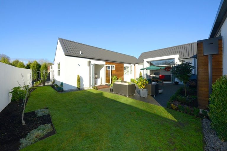 Photo of property in 110a Wairakei Road, Bryndwr, Christchurch, 8052