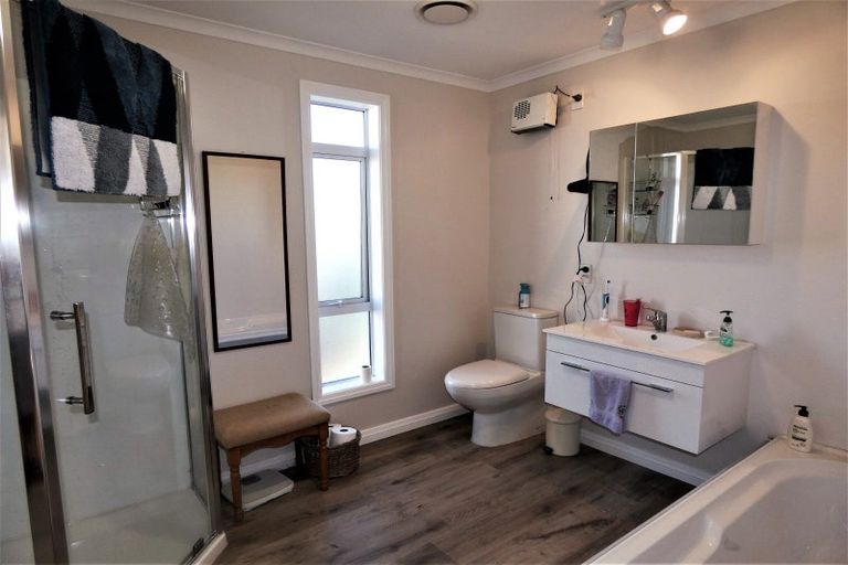 Photo of property in 23 Gladstone Street, Westport, 7825