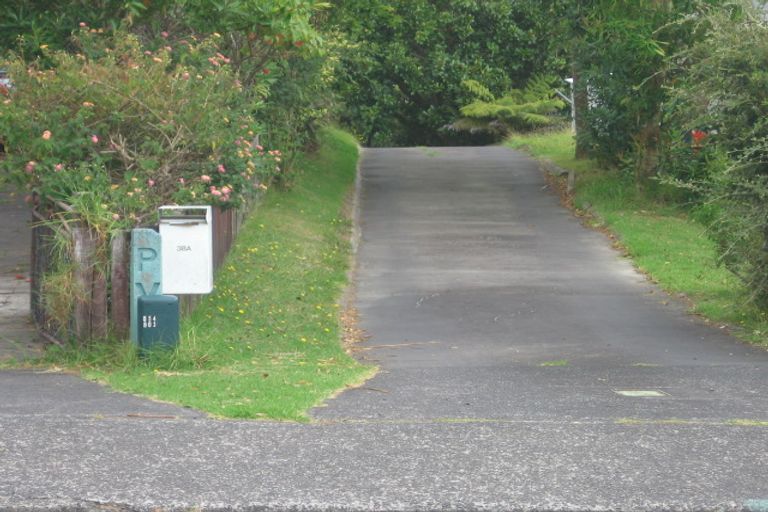 Photo of property in 38 Peach Road, Glenfield, Auckland, 0629