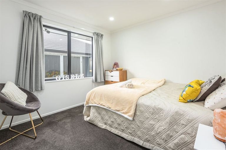 Photo of property in 19 Broadway Parade, Rolleston, 7615