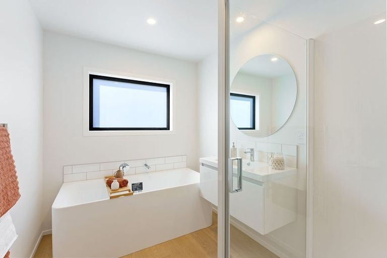 Photo of property in 166 Karuhiruhi Street, Waikanae, 5036