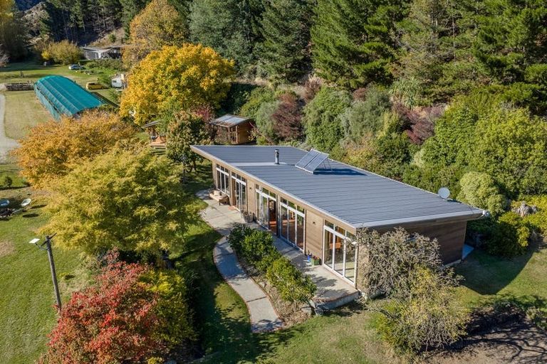 Photo of property in 84 Nook Road, Lake Hawea, 9382