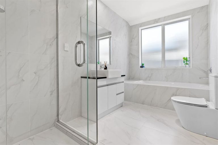 Photo of property in 9 Toropapa Close, Takanini, 2110