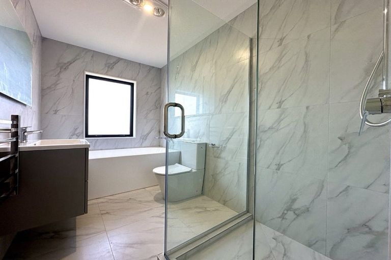 Photo of property in 32 Papai Lane, Massey, 0614