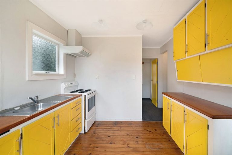 Photo of property in 22 Karaka Street, Helensville, 0800