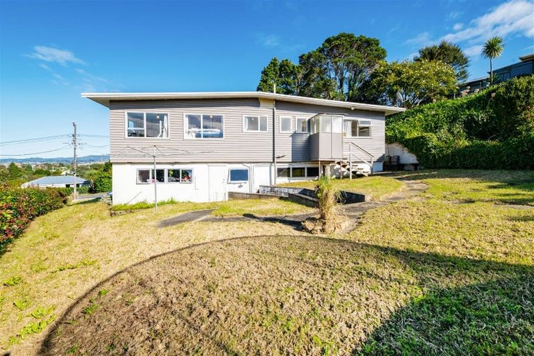 Photo of property in 14 Donovan Avenue, Massey, Auckland, 0614