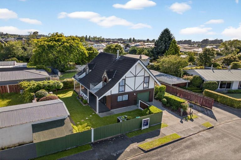 Photo of property in 1a Hornsby Street, Carterton, 5713