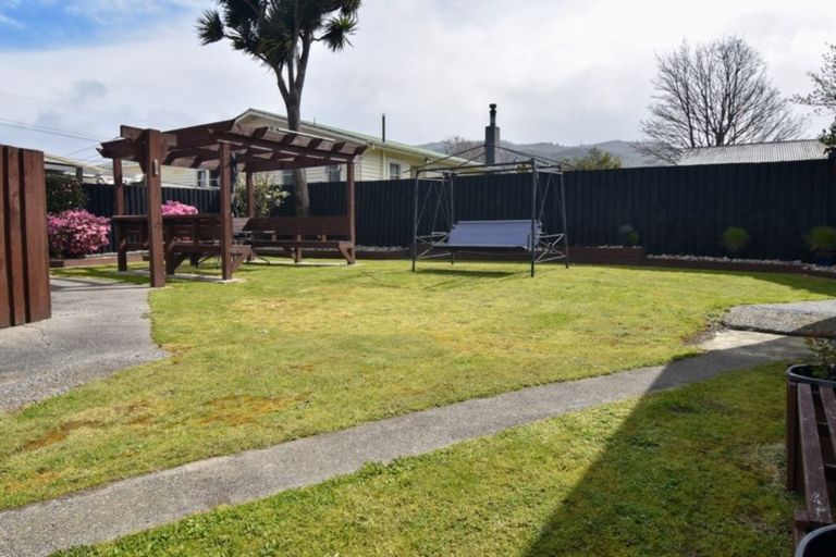 Photo of property in 14 Bethune Street, Featherston, 5710