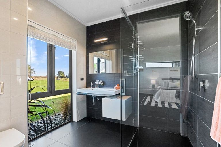 Photo of property in 585 Coutts Island Road, Coutts Island, Christchurch, 7670