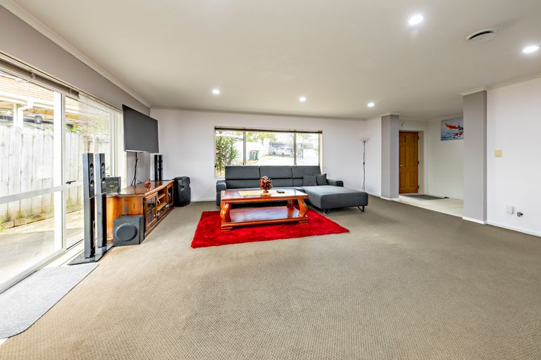 Photo of property in 23 Ginko Place, Mangere, Auckland, 2022