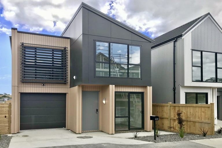 Photo of property in 115 Waekahu Road, Westgate, 0814