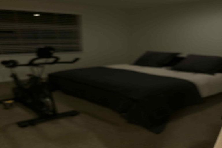 Photo of property in 2/81 Knights Road, Rothesay Bay, Auckland, 0630