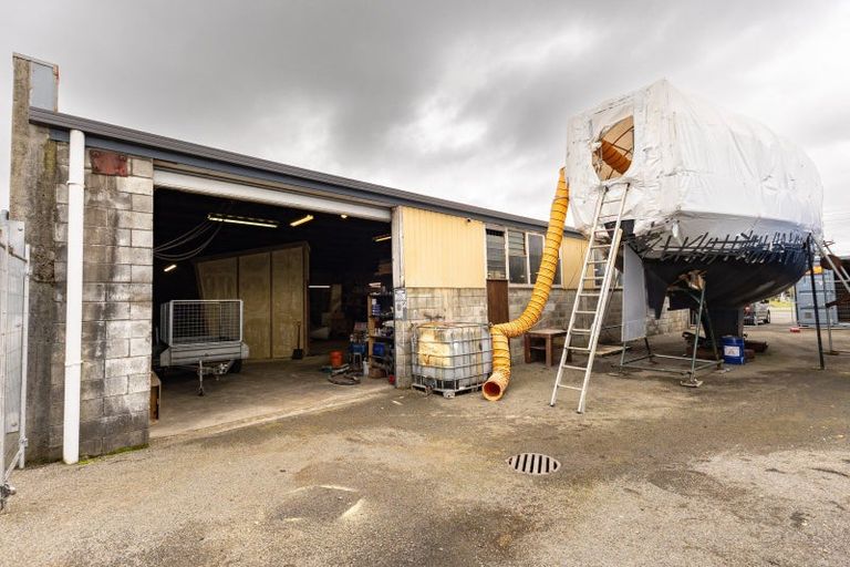 Photo of property in 1-2 Seagull Place, Whitby, Porirua, 5024