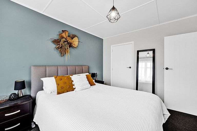 Photo of property in 2 Puriri Street, Hawera, 4610