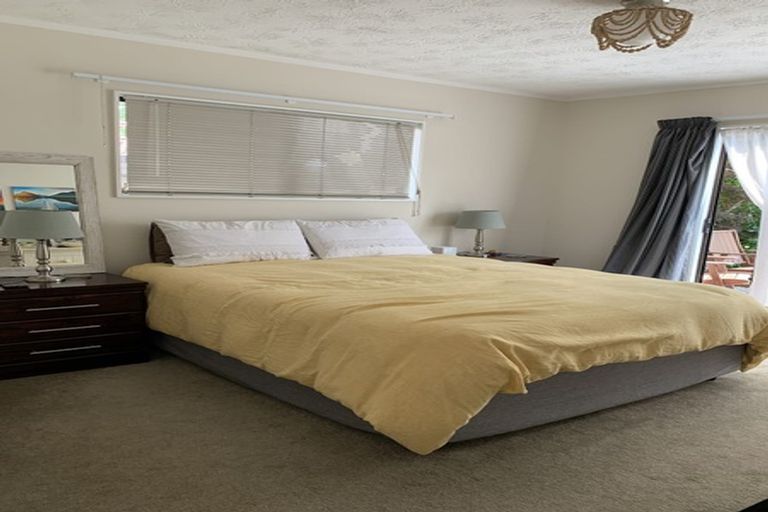 Photo of property in 43 Gosford Drive, Botany Downs, Auckland, 2010