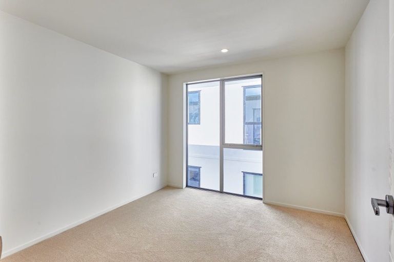 Photo of property in 2 The Boulevard, Sunnyhills, Auckland, 2010