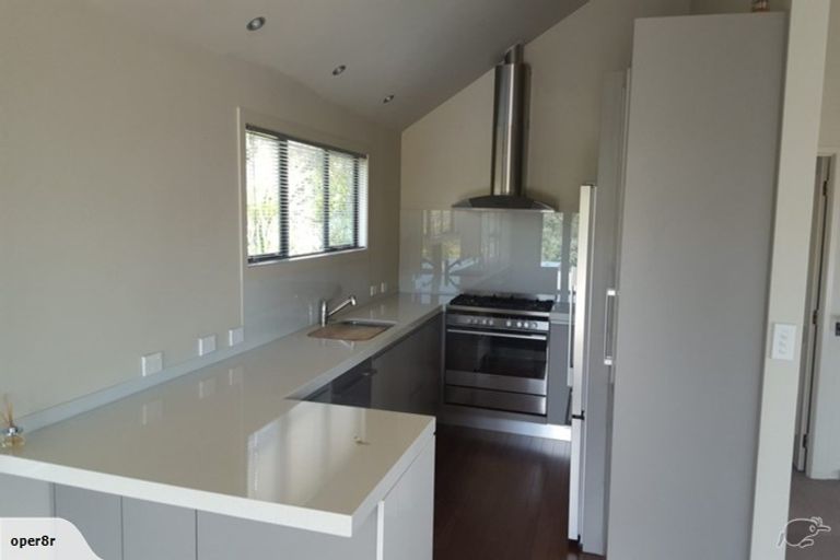 Photo of property in 46 Masterton Road, Rothesay Bay, Auckland, 0630