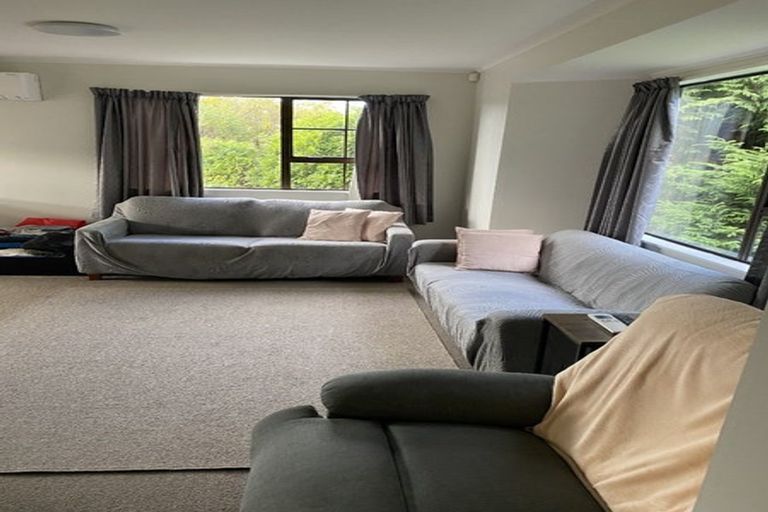 Photo of property in 10 Westra View, Tawa, Wellington, 5028