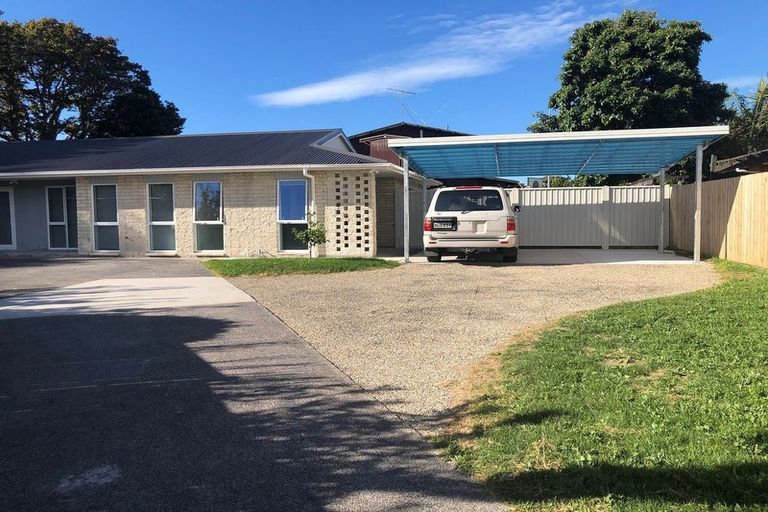 Photo of property in 1/7 Tulloch Place, Conifer Grove, Takanini, 2112