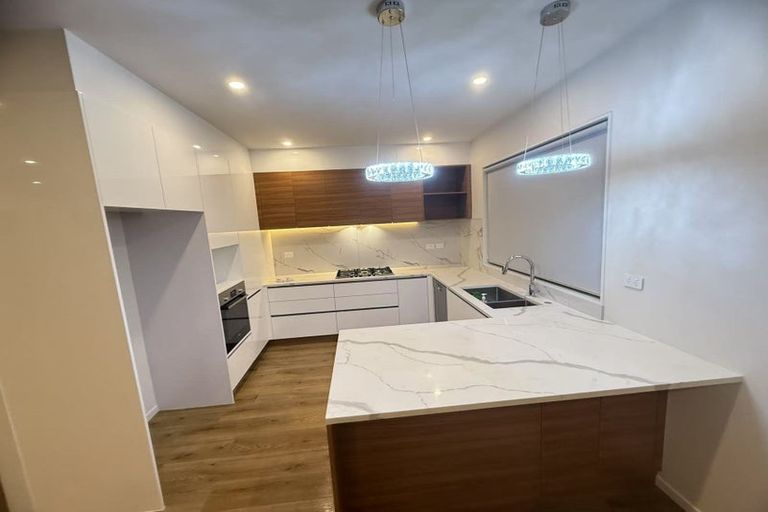 Photo of property in 142a Luckens Road, West Harbour, Auckland, 0618