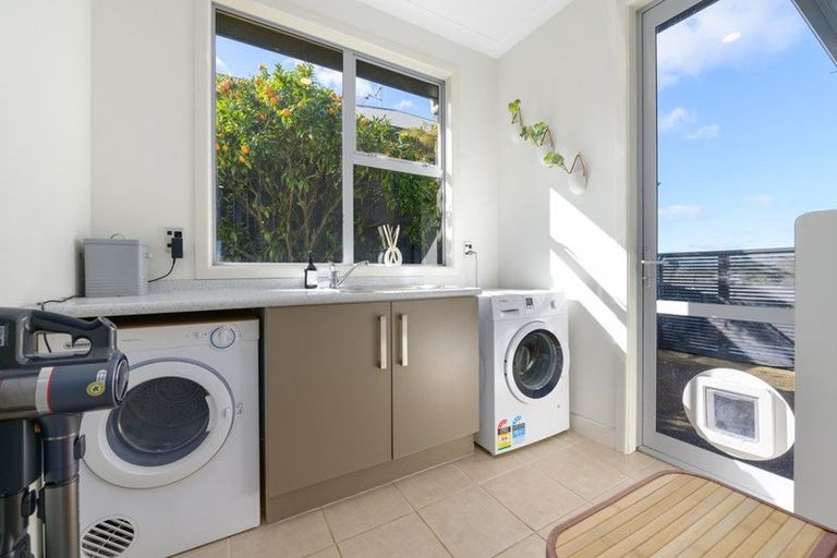 Photo of property in 102 Rototuna Road, Rototuna, Hamilton, 3210