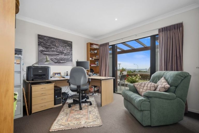Photo of property in 105r Waikite Road, Welcome Bay, Tauranga, 3175