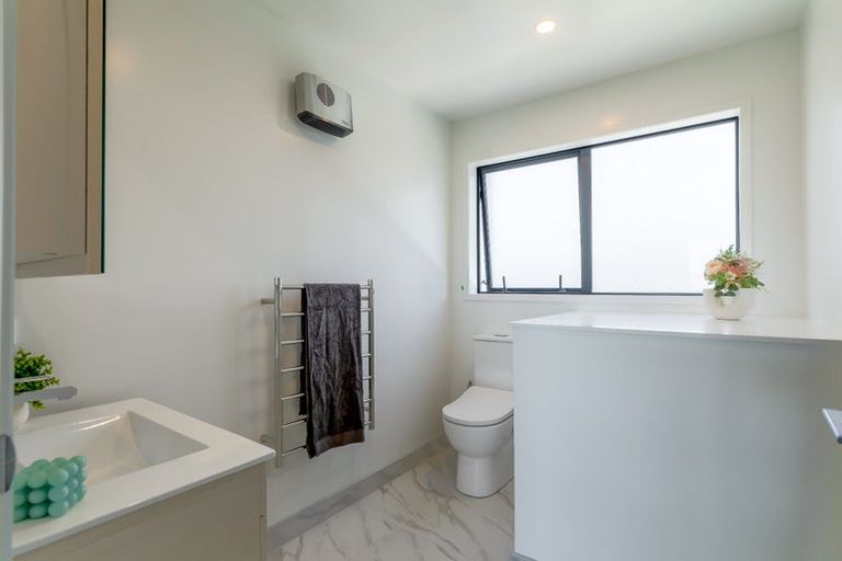 Photo of property in 7/59 Matipo Road, Te Atatu Peninsula, Auckland, 0610