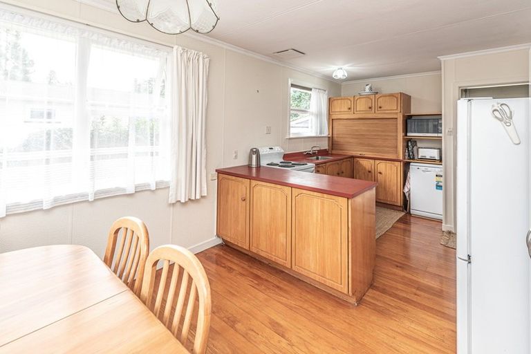 Photo of property in 17 Skerman Street, Marton, 4710